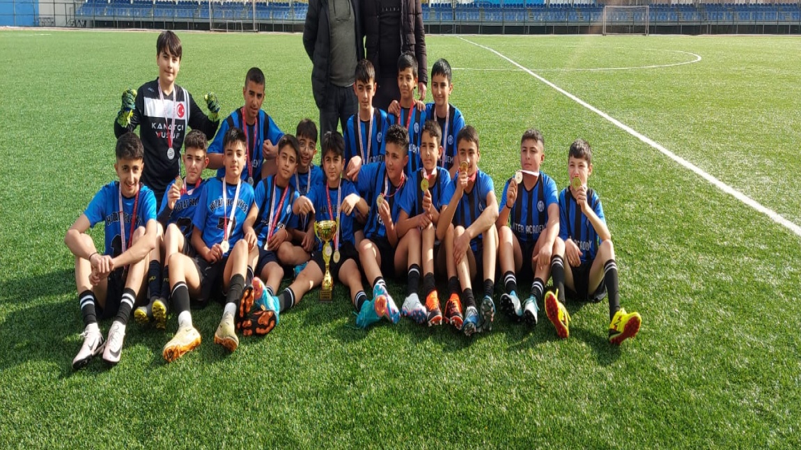 Okul Futbol Takımımız İlçeler Arası Futfol Müsabakalarında Birinci Oldu